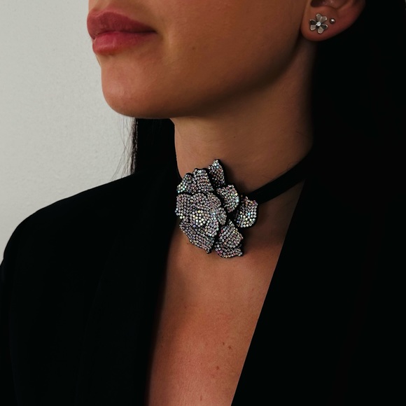 New Rhinestone Flower Large Black Necklace Choker - Picture 3 of 11